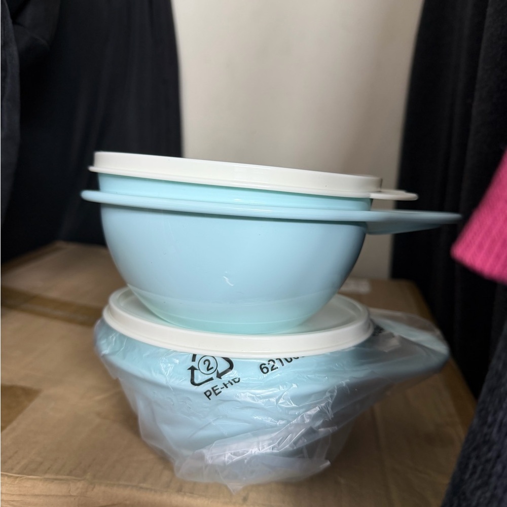 Tupperware Light Blue Bowls with White Lids